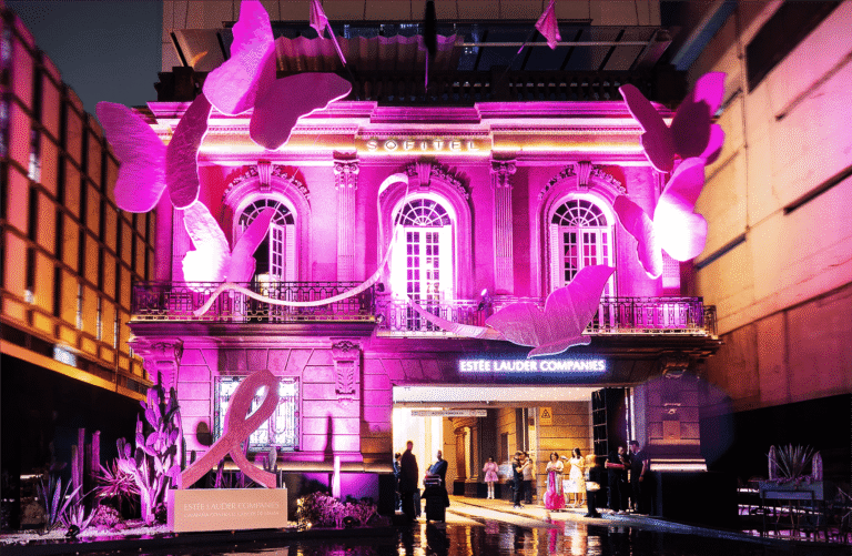 Estée Lauder x Sofitel Mexico City Reforma: un homenaje rosa en la lucha contra el cáncer de mama