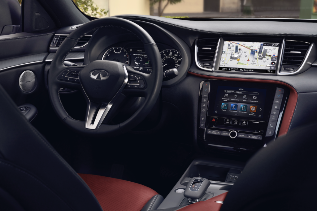 Tablero con el interior negro y Monaco red