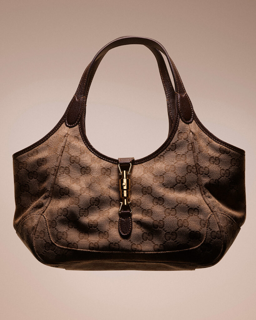 Bolso Gucci cafe con logo de la marca 