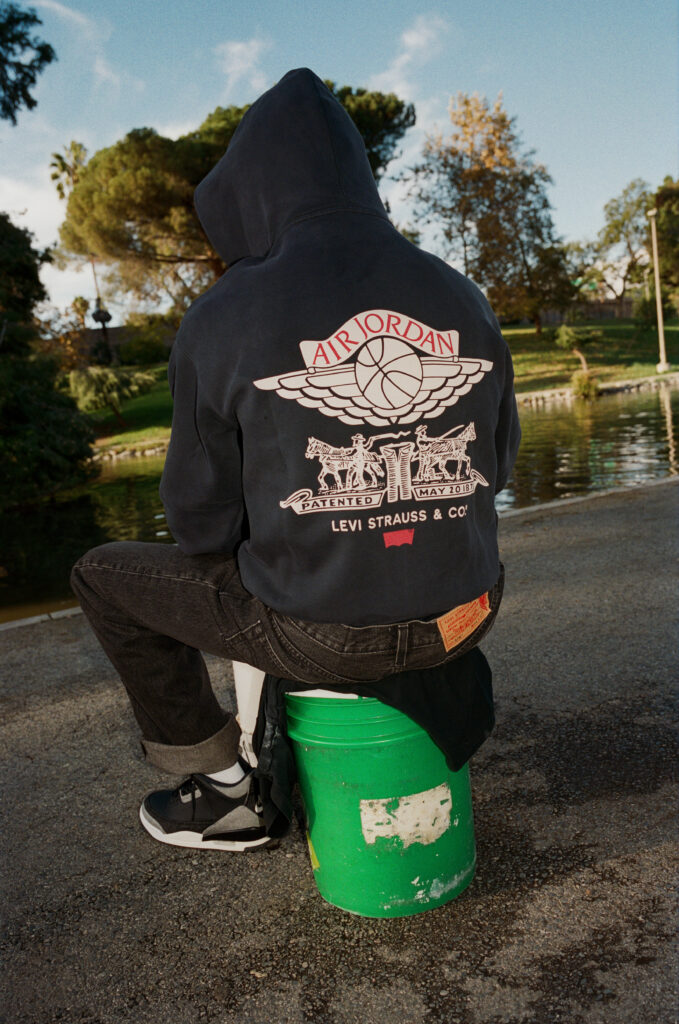 SUDADERA Jordan y jeans Levis