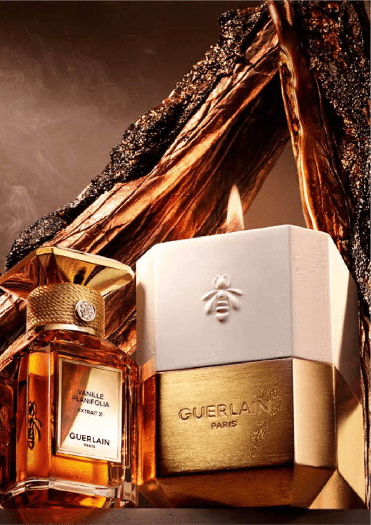 Vela blanco con dorado y fragancia cobre con notas de Vainilla  Planifolia 