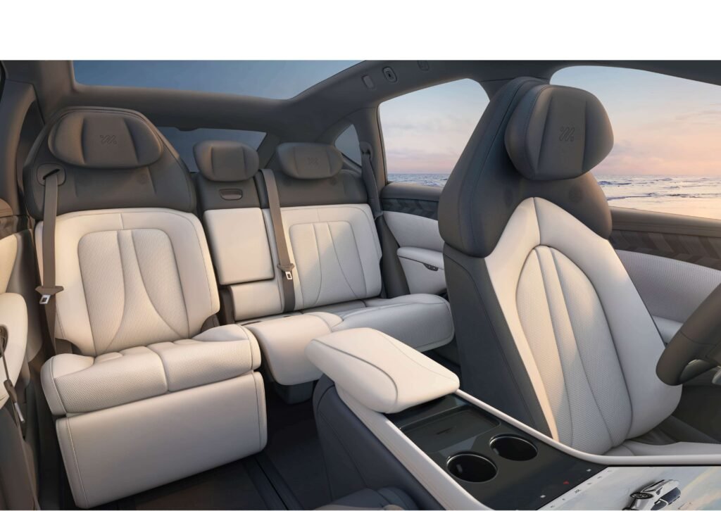 Asientos traseros de "gravedad cero" del IM LS7.