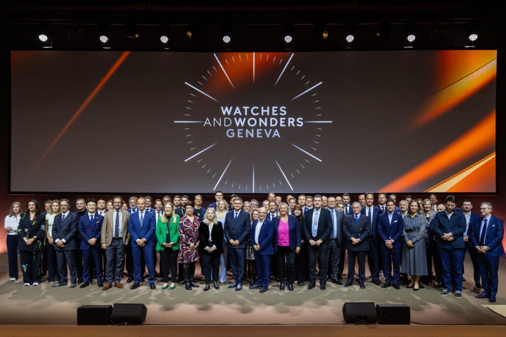 Retrato de lideres del evento que se llevo a cabo  en ginebra después de dar una conferencia a los invitados 