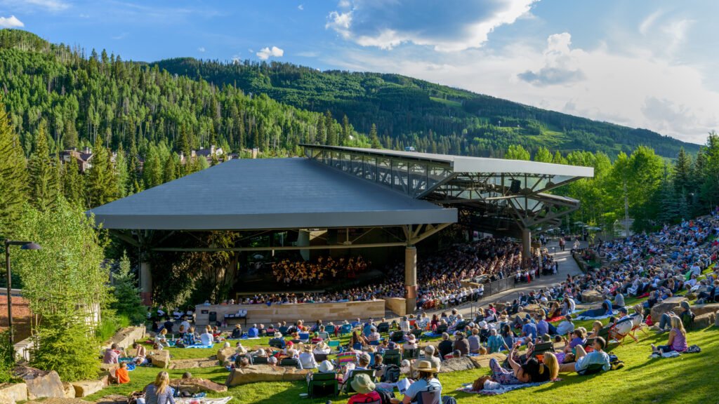 En el corazón de las Montañas Rocosas, Vail celebra el verano 2026 con un programa único que combina experiencias gastronómicas, culturales y al aire libre. Este año, además, el icónico pueblo alpino conmemora su 60 aniversario