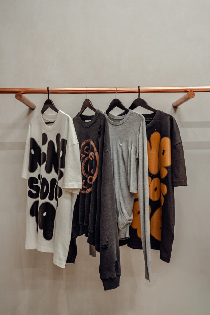 La plataforma de moda internacional y diseño contemporáneo Colima 112abrió oficialmente Concept Store, su nuevo espacio en la emblemática calle Colima, en Roma Norte. Con esta apertura, el proyecto se consolida como uno de los referentes más relevantes para la moda y el diseño en México.