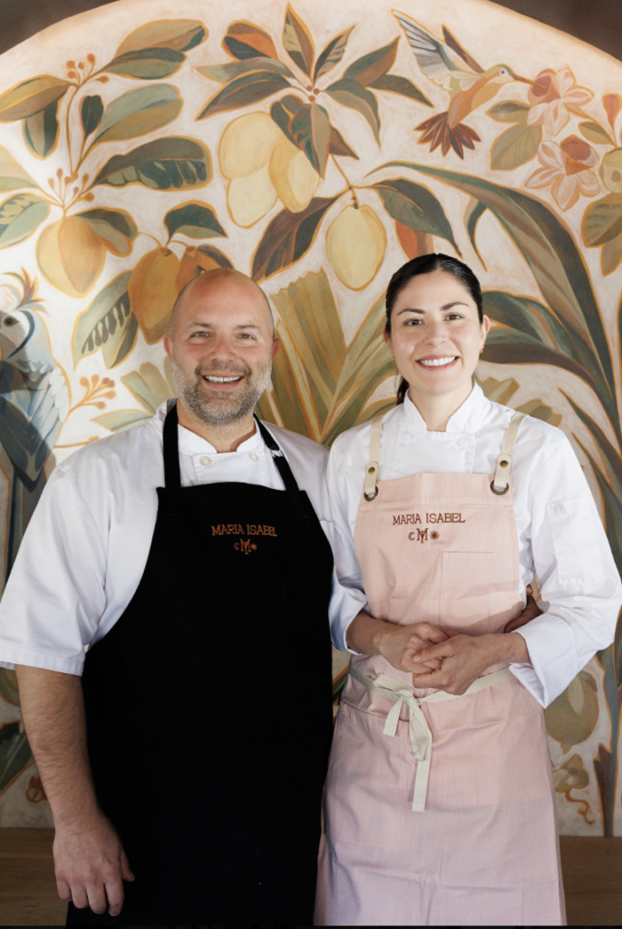 La ciudad vivió una noche histórica para la gastronomía mexicana. La Guía MICHELIN California 2026 otorgó sus máximos reconocimientos a dos restaurantes de raíz mexicana: Californios y Maria Isabel