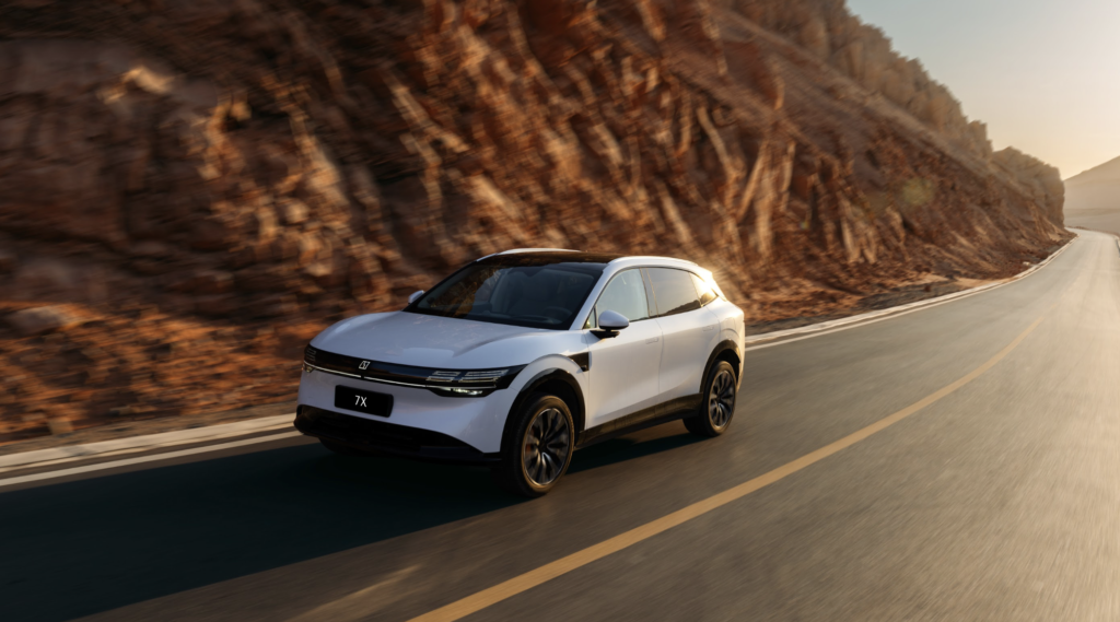 La industria automotriz atraviesa una transformación sin precedentes, marcada por la electrificación, la conectividad y la innovación tecnológica. En este contexto, Zeekr refuerza su presencia en México como una marca global de lujo tecnológico que busca dar forma a una nueva generación de movilidad inteligente.