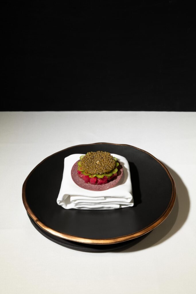 La ciudad vivió una noche histórica para la gastronomía mexicana. La Guía MICHELIN California 2026 otorgó sus máximos reconocimientos a dos restaurantes de raíz mexicana: Californios y Maria Isabel