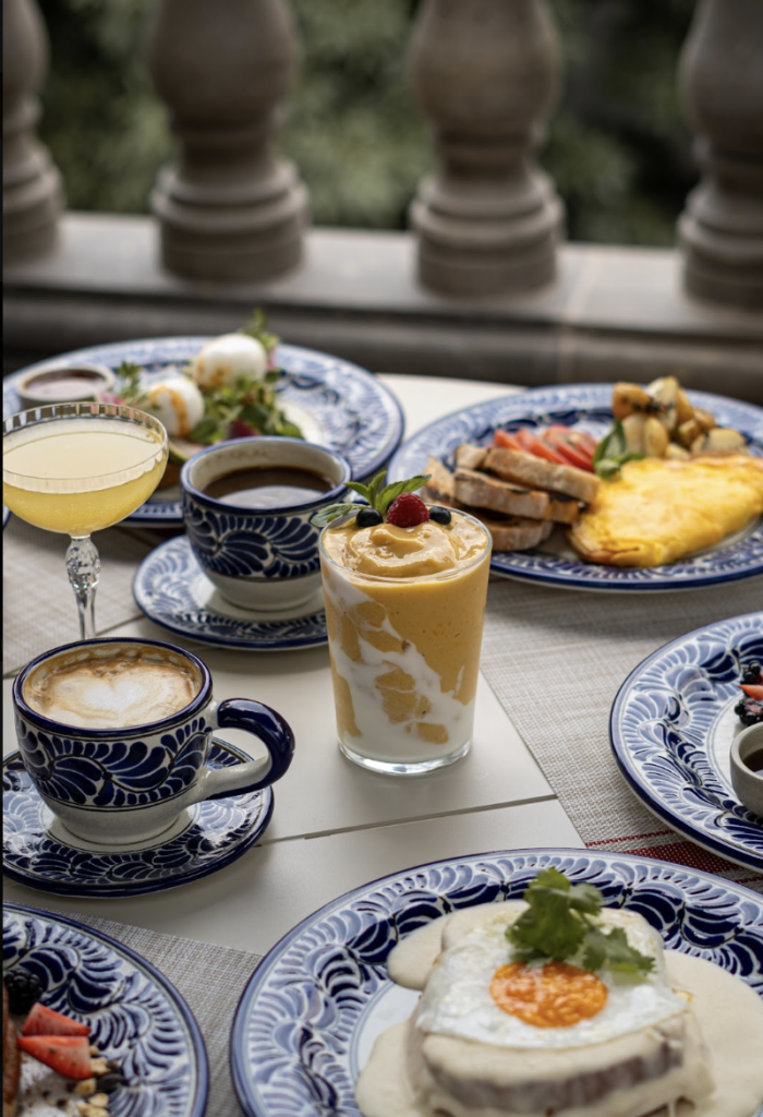 Casa Talavera llegó a Ciudad de México, un hotel boutique que redefine la hospitalidad en la Colonia Roma Norte. Ubicado en Colima 211, este espacio se presenta como un destino exclusivo donde diseño, tradición y lujo se entrelazan para ofrecer una experiencia única en la capital mexicana.