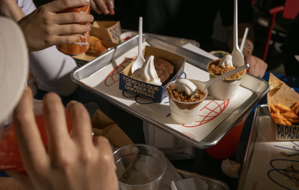 La Ciudad de México suma un nuevo referente gastronómico con la llegada de Universal de Hamburguesas, un concepto que nace desde el corazón de la escena musical y cultural.