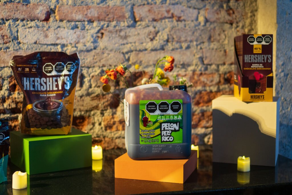 Productos de Hersheys FOOD SERVICE como 1 galón de pelon pelorico y una bolsa de chispas de chocolate