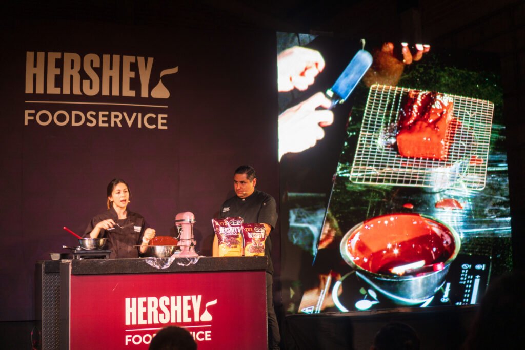 escenario del evento de hersheys donde la chef nos dio una master class de como prepara un postre con productos de hersheys