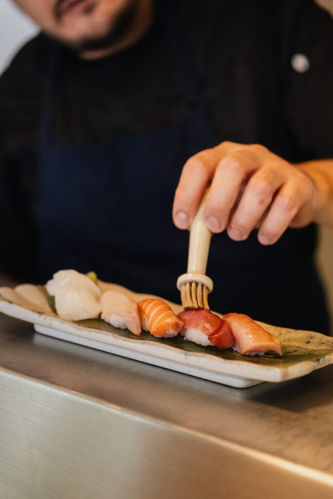 Sushi con pescado crudo del restaurante Koyi una especialidad del chef