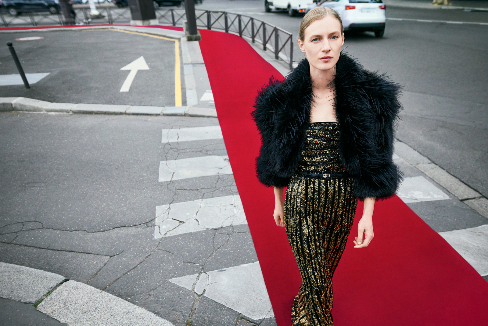 H&M se enorgullece en revelar el nombre de su próxima colaboración con un diseñador de renombre: ELIE SAAB, una de las principales casas de haute couture del mundo.
