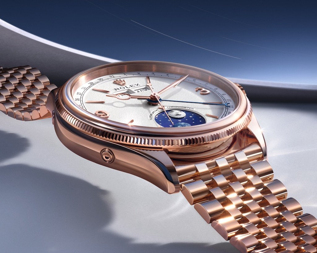 el Perpetual Padellone. Este modelo se presenta como una ventana abierta al firmamento, con un calendario completo anual y la representación de las fases lunares que invitan a contemplar el tiempo como un arte.