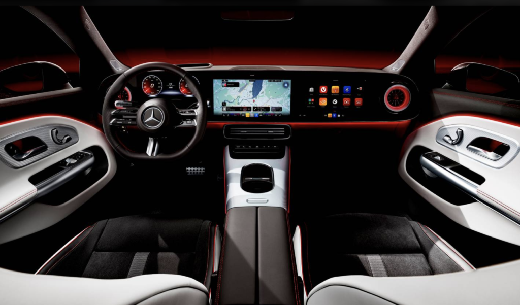 Mercedes-Benz CLA: una clase propia llega a México
El sedán compacto que ganó el Auto del Año en Europa se presentó en un exconvento del Centro Histórico con dos formas de moverse: híbrida y eléctrica
