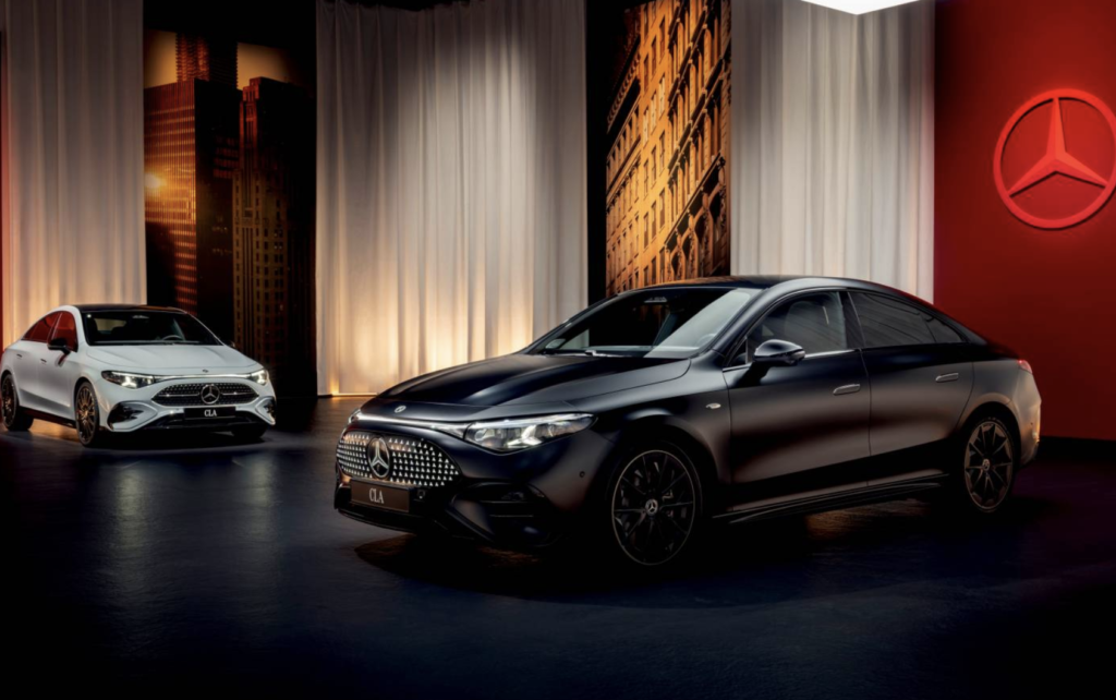 Mercedes-Benz CLA: una clase propia llega a México
El sedán compacto que ganó el Auto del Año en Europa se presentó en un exconvento del Centro Histórico con dos formas de moverse: híbrida y eléctrica
